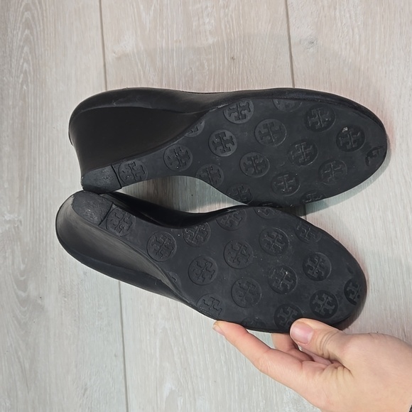 Tory Burch Womens Leather Wedge Logo Mule Clog Shoes sz 9M - Picture 14 of 16